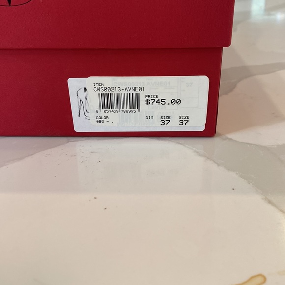 Valentino Bow Pumps size 37 (US 7). Like new condition. - Picture 3 of 4